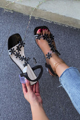 Sandalias de tacón con cristales transparentes y detalles florales